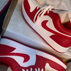 Air Jordan 1 Low 9.5 gym red/gym red-white